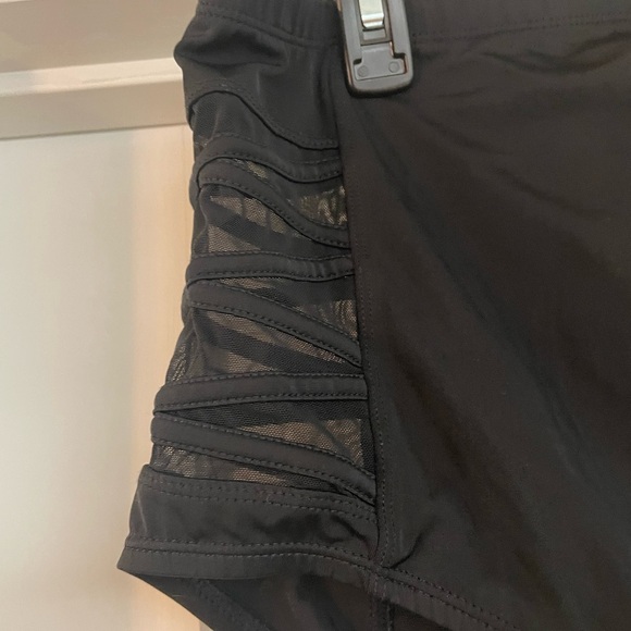 Torrid Crew Neck Black Floral Hawaiian Sleeve Knot Front Bikini 2 piece set SZ 3 - Picture 5 of 9